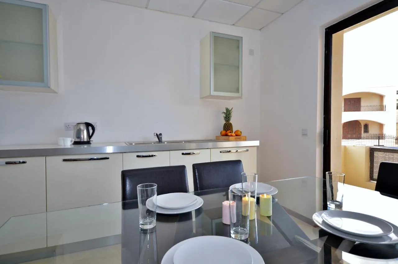 City Living Suites Tk2 Rm 2 Saint Julian's