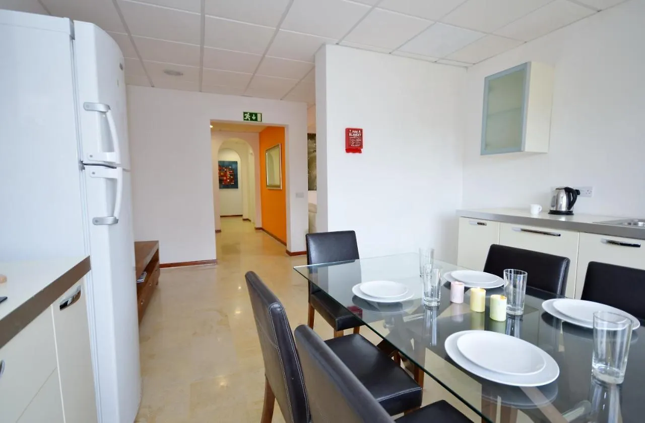 City Living Suites Tk2 Rm 2 Saint Julian's